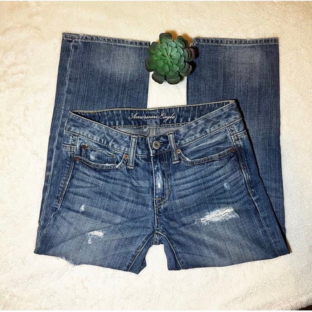 American Eagle Distressed Crop Jeans Women’s Size 2 Medium Wash Straight Leg